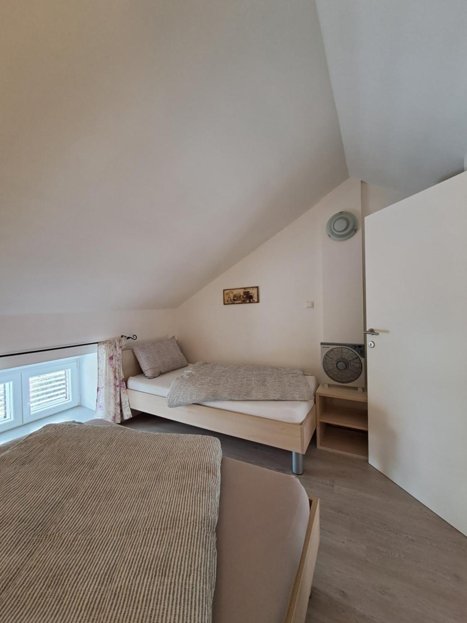 Ferienwohnung Greta Vrbnik Exterior foto