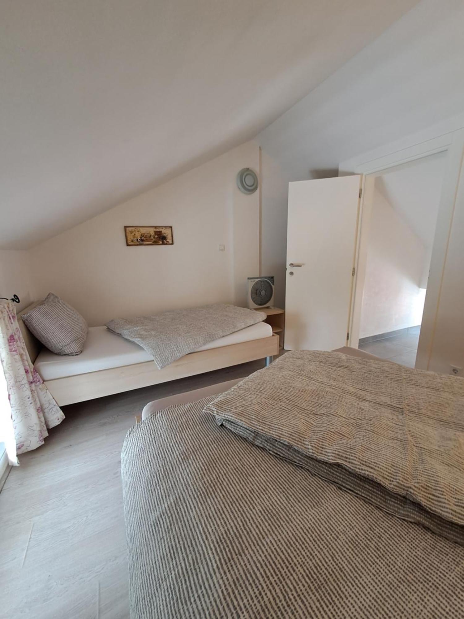 Ferienwohnung Greta Vrbnik Exterior foto