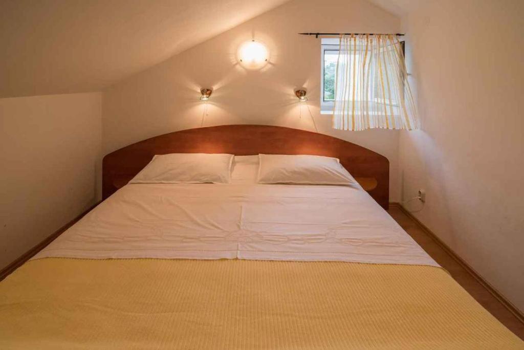 Ferienwohnung Greta Vrbnik Exterior foto