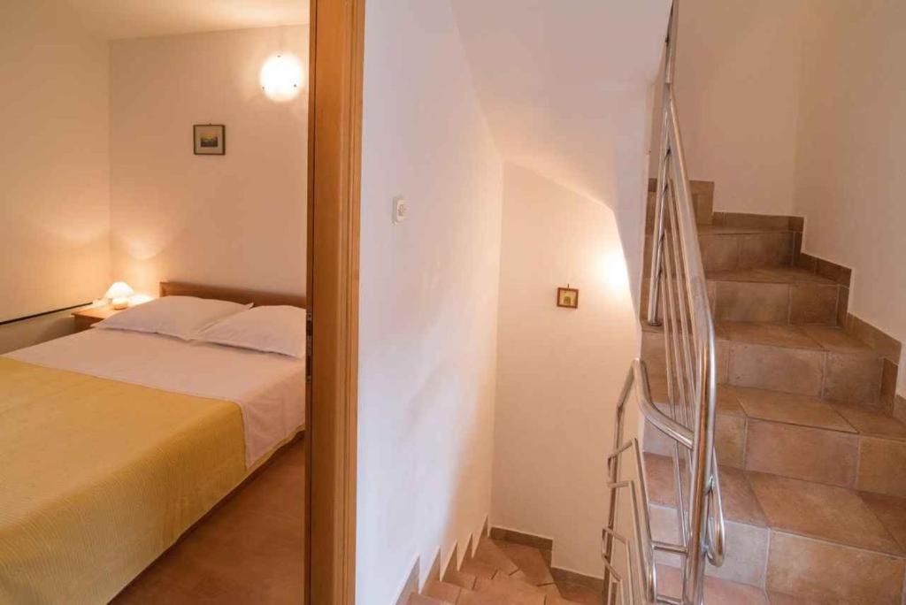 Ferienwohnung Greta Vrbnik Exterior foto