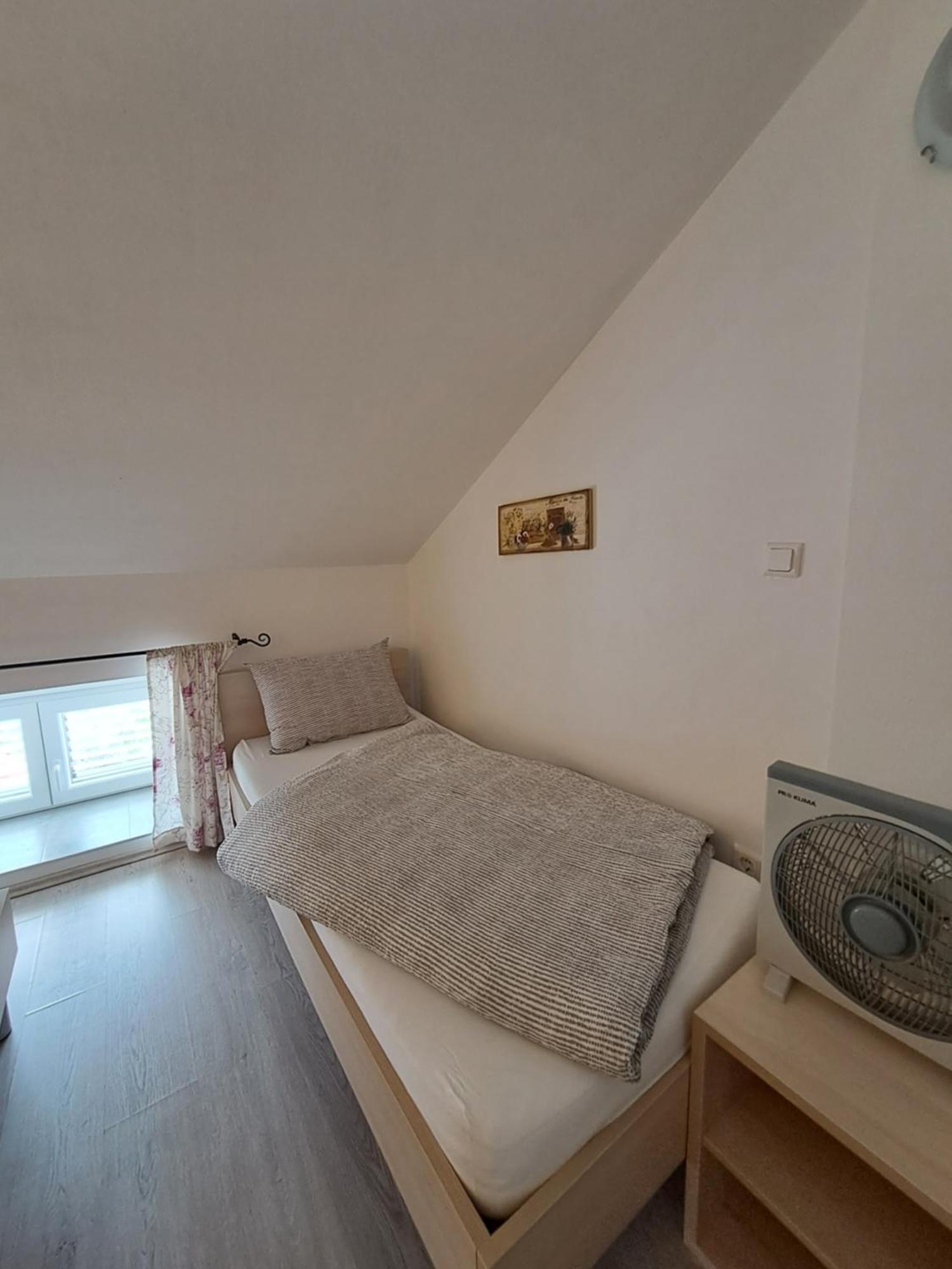 Ferienwohnung Greta Vrbnik Exterior foto